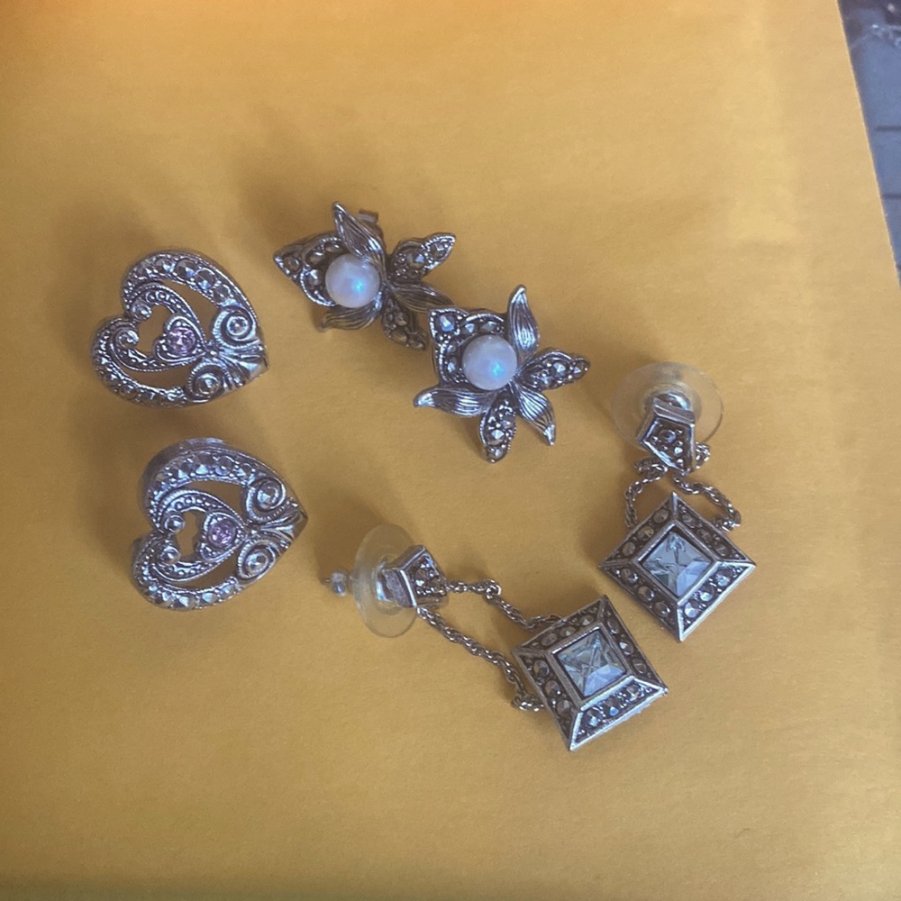 Vintage avon earrings lot